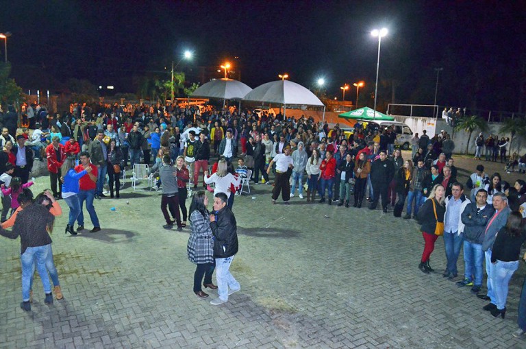 Festa do Trabalhador reúne 2 mil pessoas em Nova Hartz