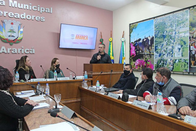 Projeto do Hospital Regional Federal em Araricá é debatido.